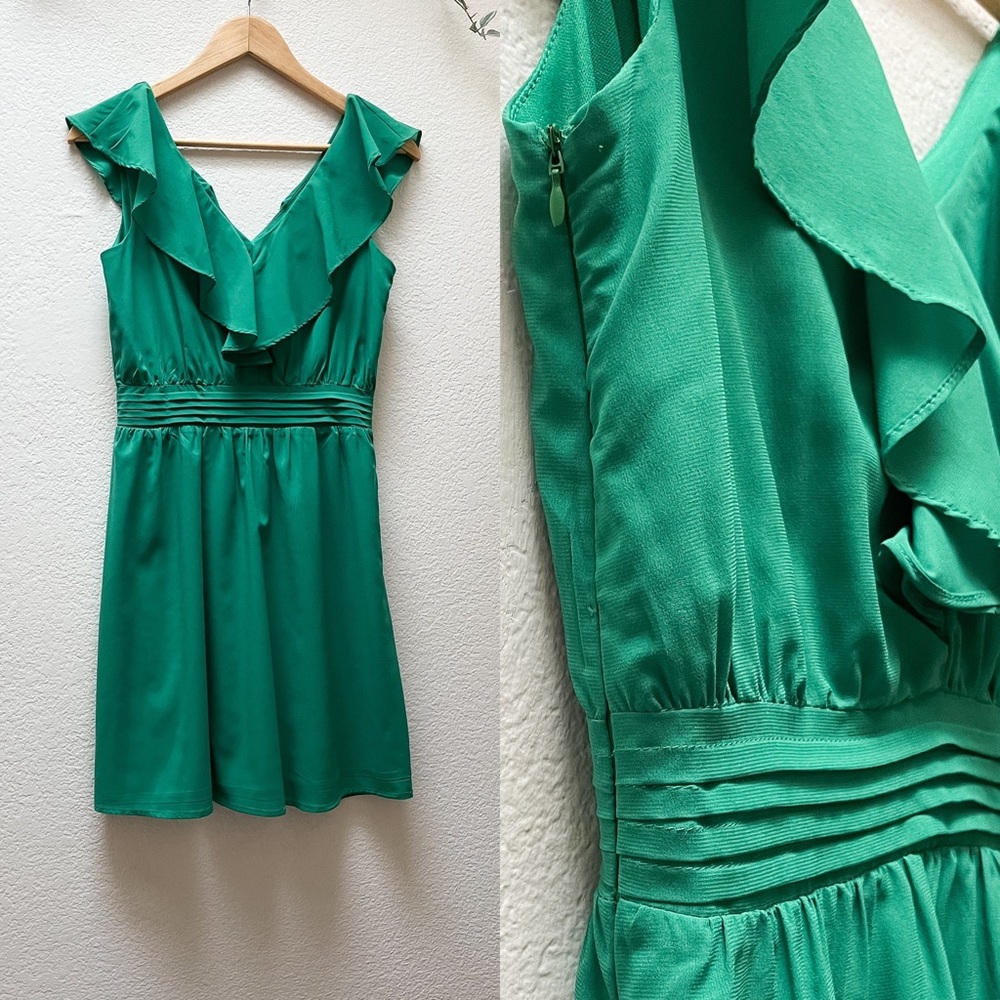 Francesca’s | Kelly Green V-Neck Ruffle Dress